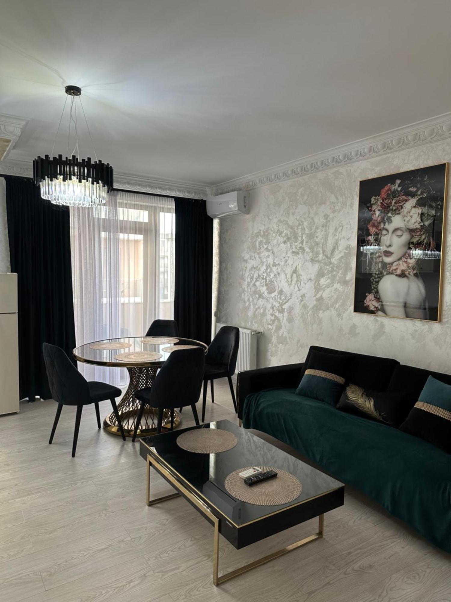 Apartament Simoni Плоещ Екстериор снимка