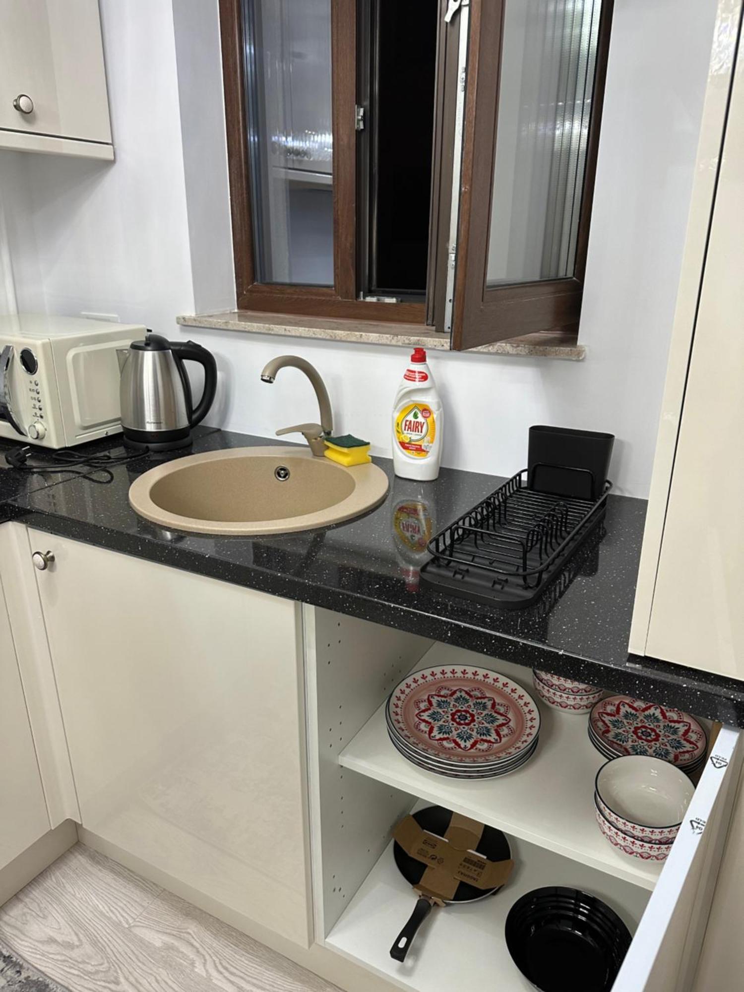 Apartament Simoni Плоещ Екстериор снимка
