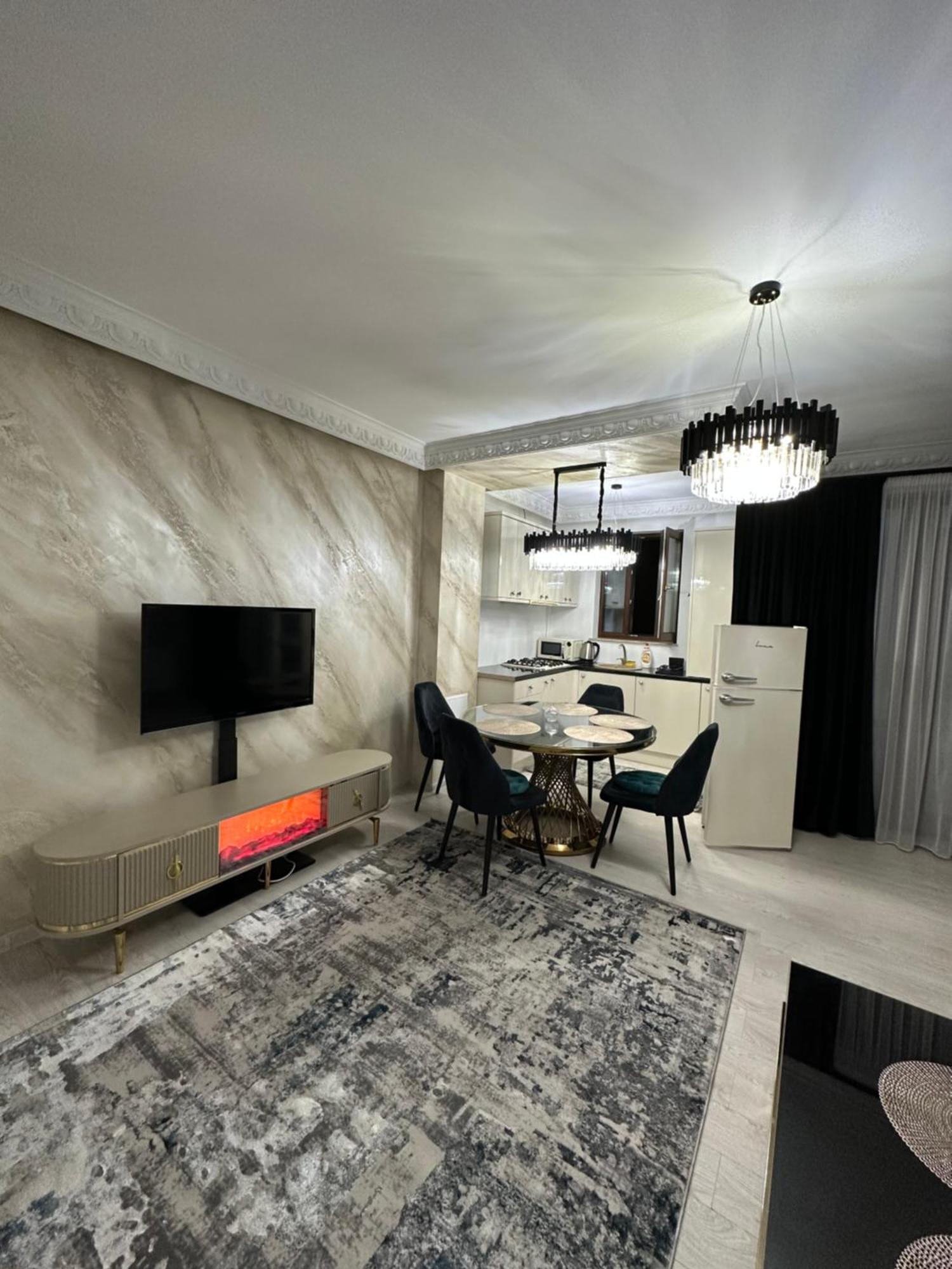 Apartament Simoni Плоещ Екстериор снимка
