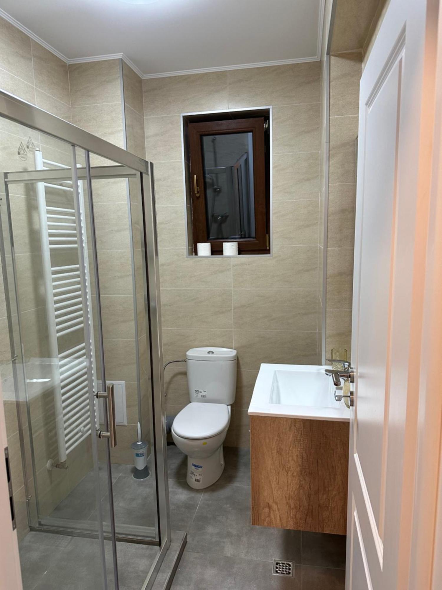 Apartament Simoni Плоещ Екстериор снимка