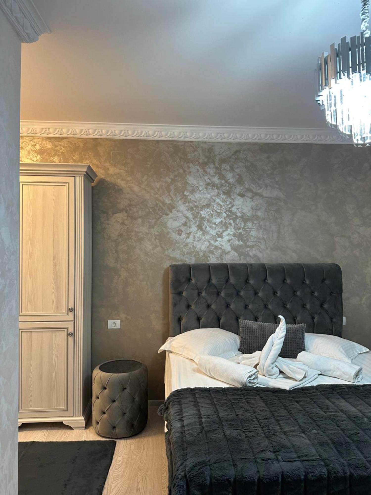 Apartament Simoni Плоещ Екстериор снимка