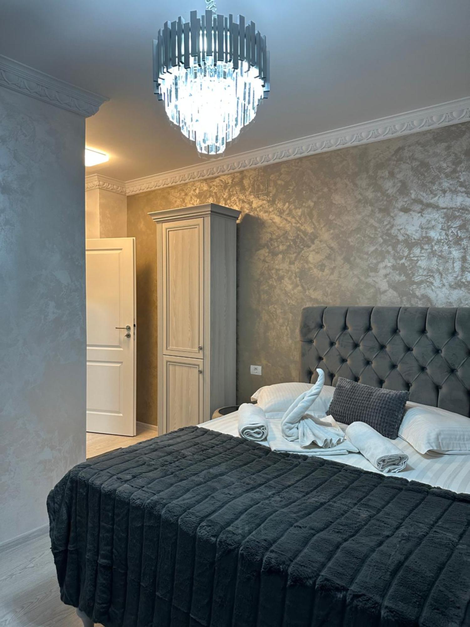 Apartament Simoni Плоещ Екстериор снимка