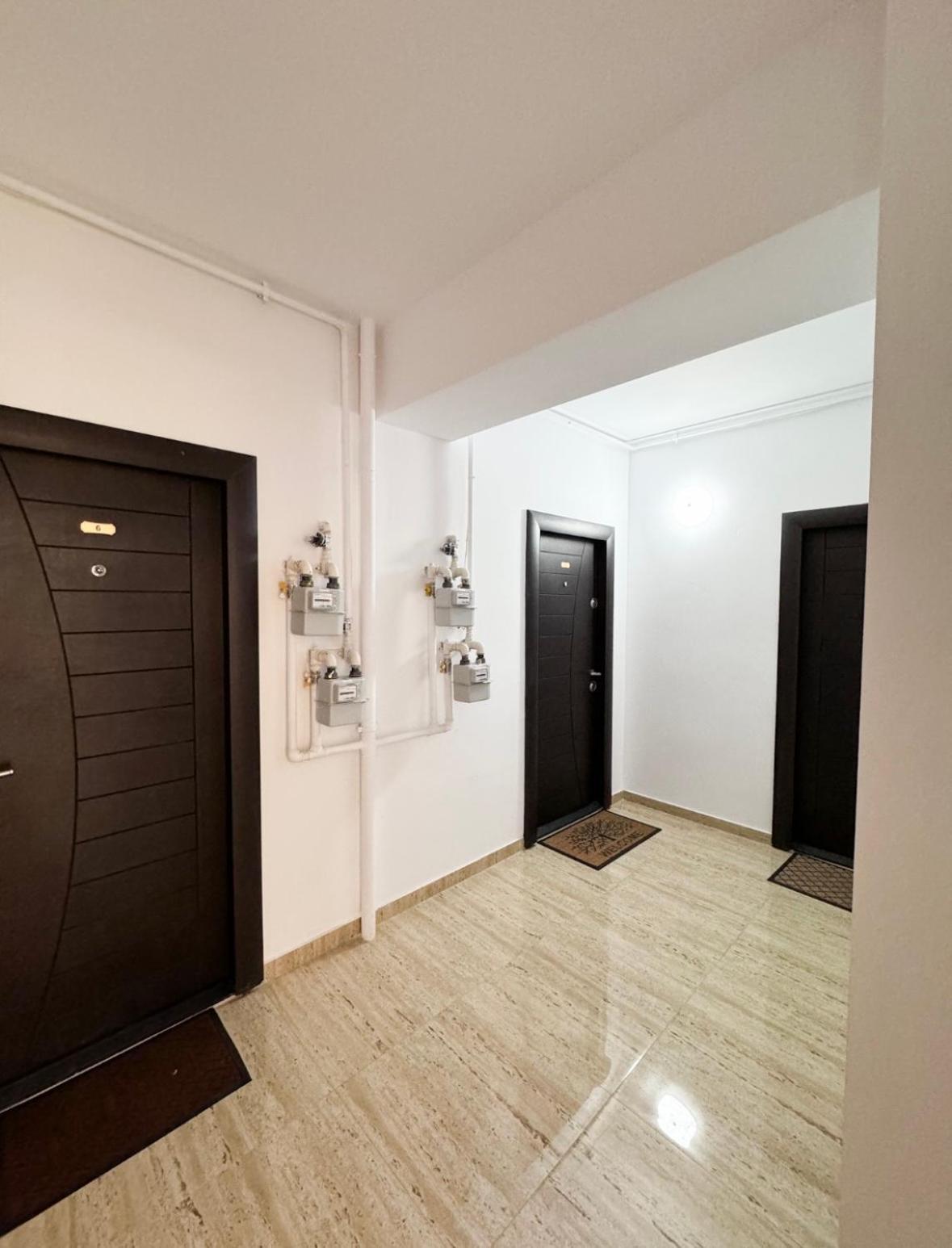 Apartament Simoni Плоещ Екстериор снимка
